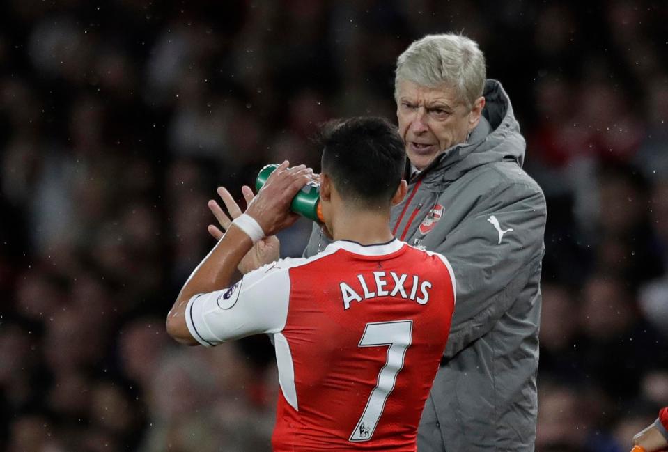  Arsene Wenger believes that Sanchez is not currently fit enough to play a competitive game