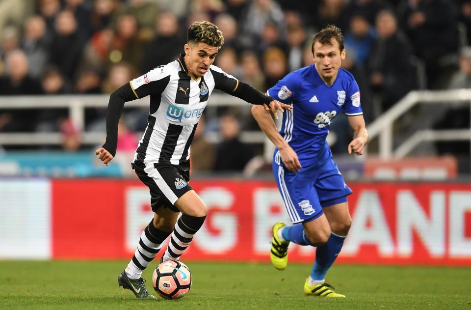  Newcastle winger Yasin Ben El-Mhanni is being watched by Napoli