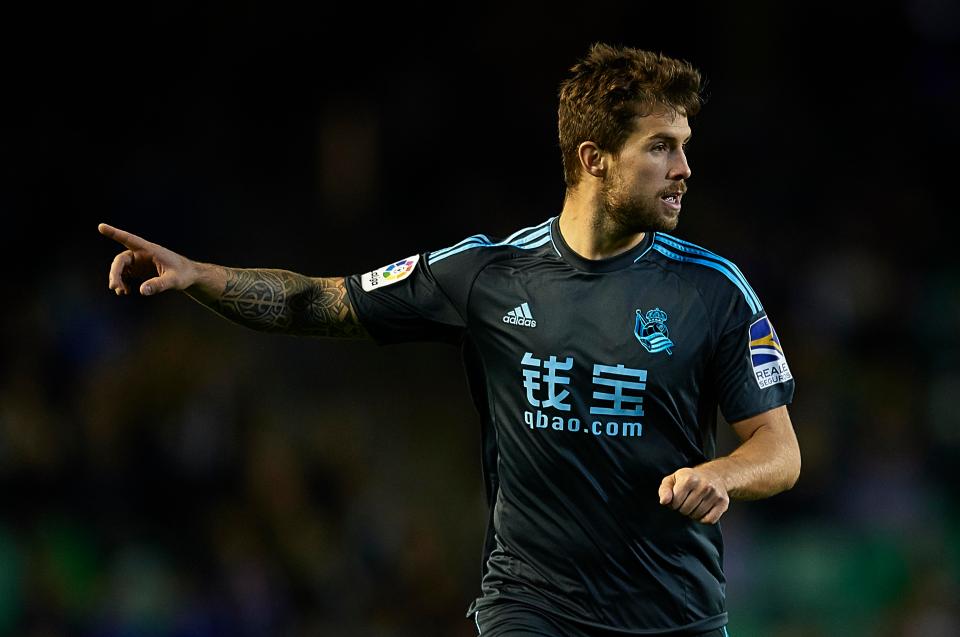  Barcelona boss Ernesto Valverde wants to sign Real Sociedad's Inigo Martinez