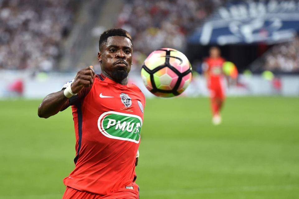  Manchester United were looking at Serge Aurier, but look set to miss out