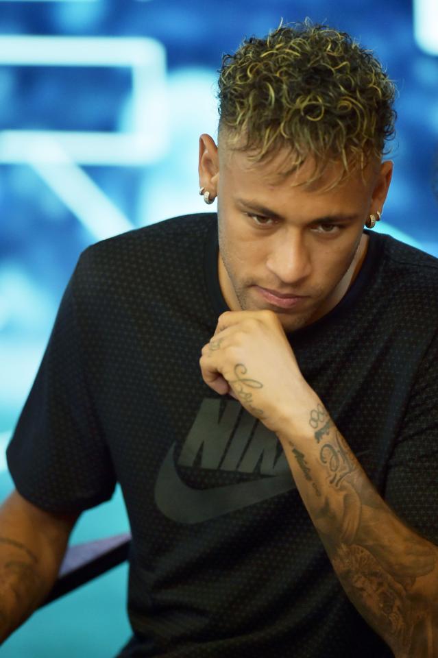  Neymar wants to leave for Paris Saint-Germain to emerge from Lionel Messi's shadow