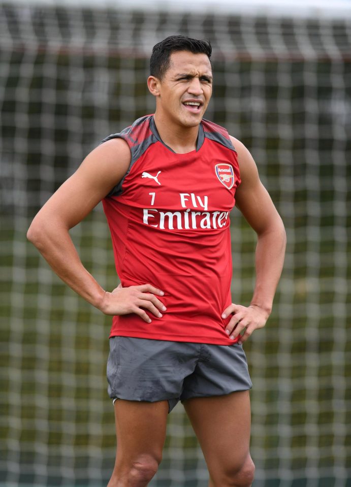  Alexis Sanchez will continue to train by himself until he is back up to full fitness