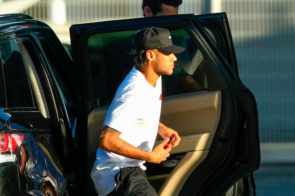  Neymar didn't train with Barcelona on Wednesday as he prepares for his move to PSG