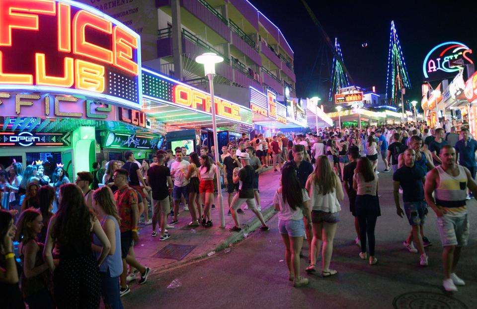  Shopkeepers in Magaluf have been told to hide alcohol from boozy tourists between midnight and 8am in a bid to change the image of the popular tourist resort