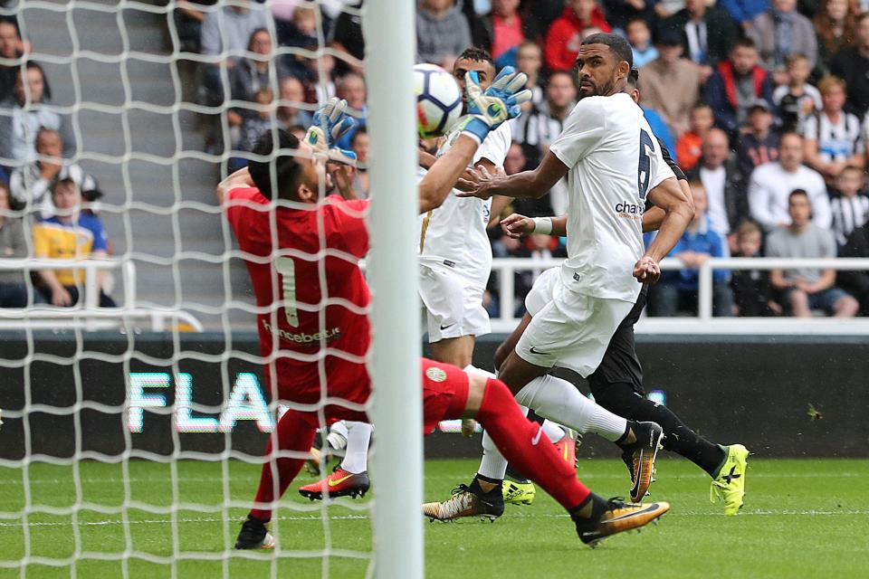  Ayoze Perez turned in Javier Manquillo's cross to give Newcastle an early lead