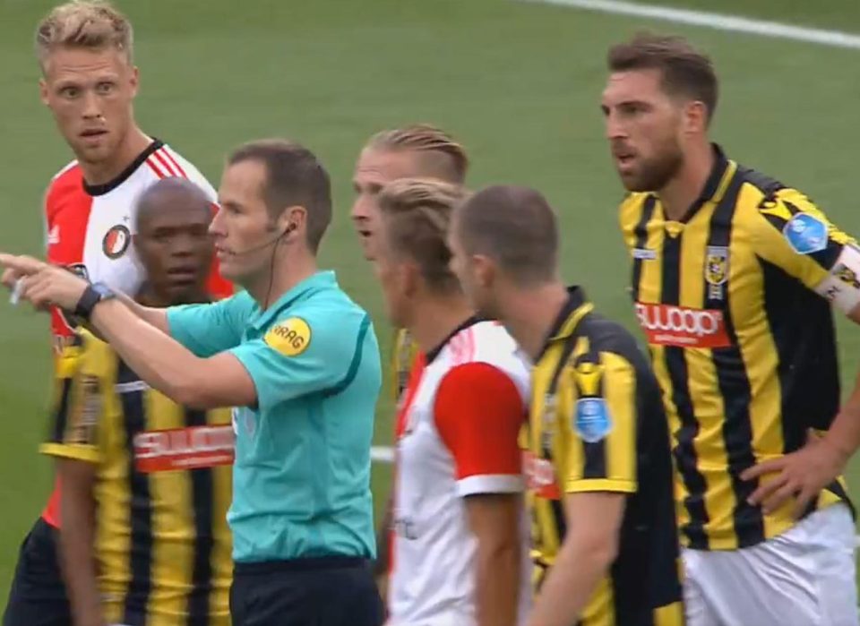  Referee Danny Makkelie sparks Feyenoord astonishment by eventually ruling out their goal and giving Vitesse a penalty