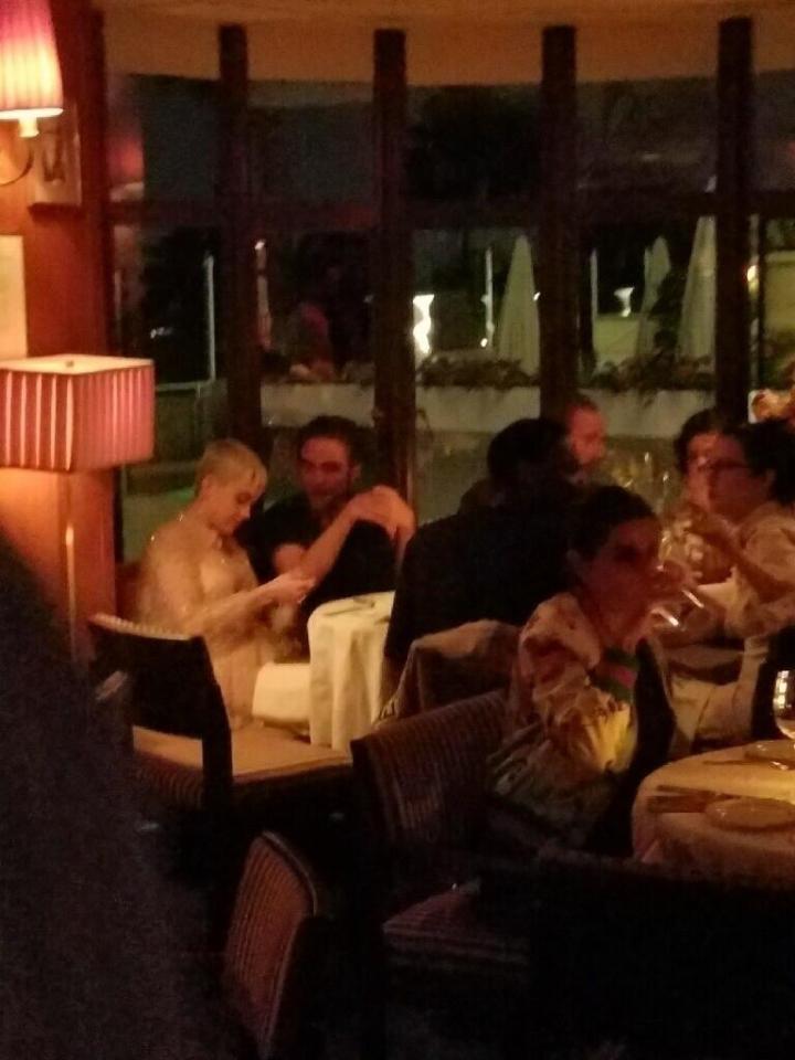  Robert and Katy were seen enjoying dinner together in LA on Saturday night