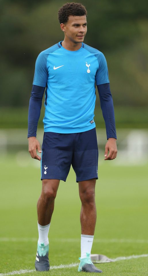  Dele Alli smiled ahead of Spurs' Premier League opener