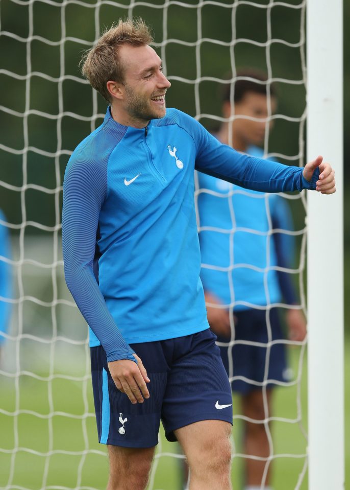  Christian Eriksen gave a thumbs up during the session