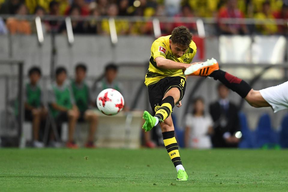  Emre Mor is in talks to leave Borussia Dortmund on loan