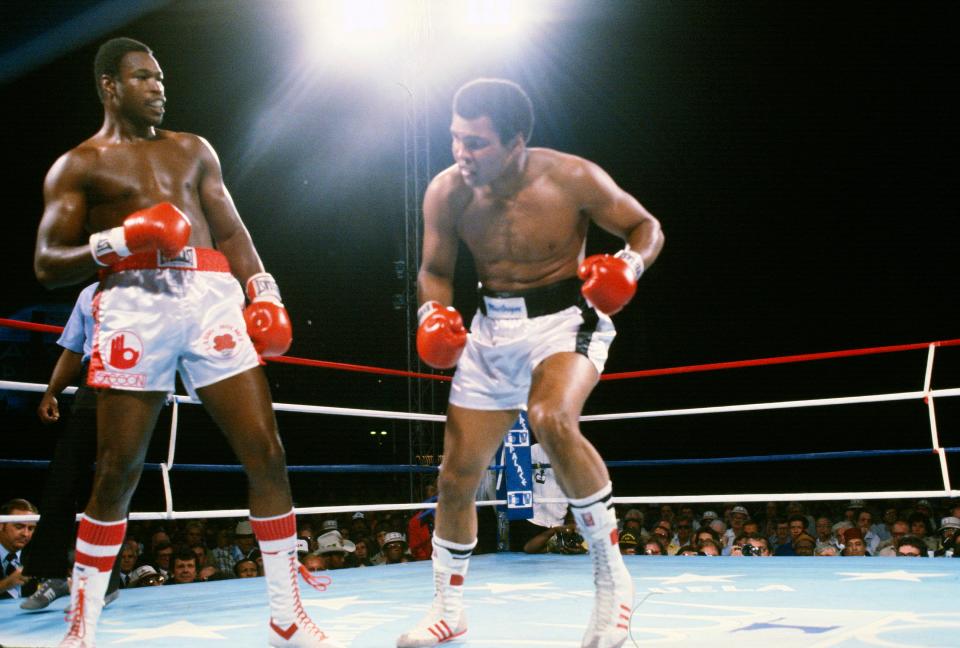  Larry Holmes dominated Ali from the opening bell before the fight was stopped