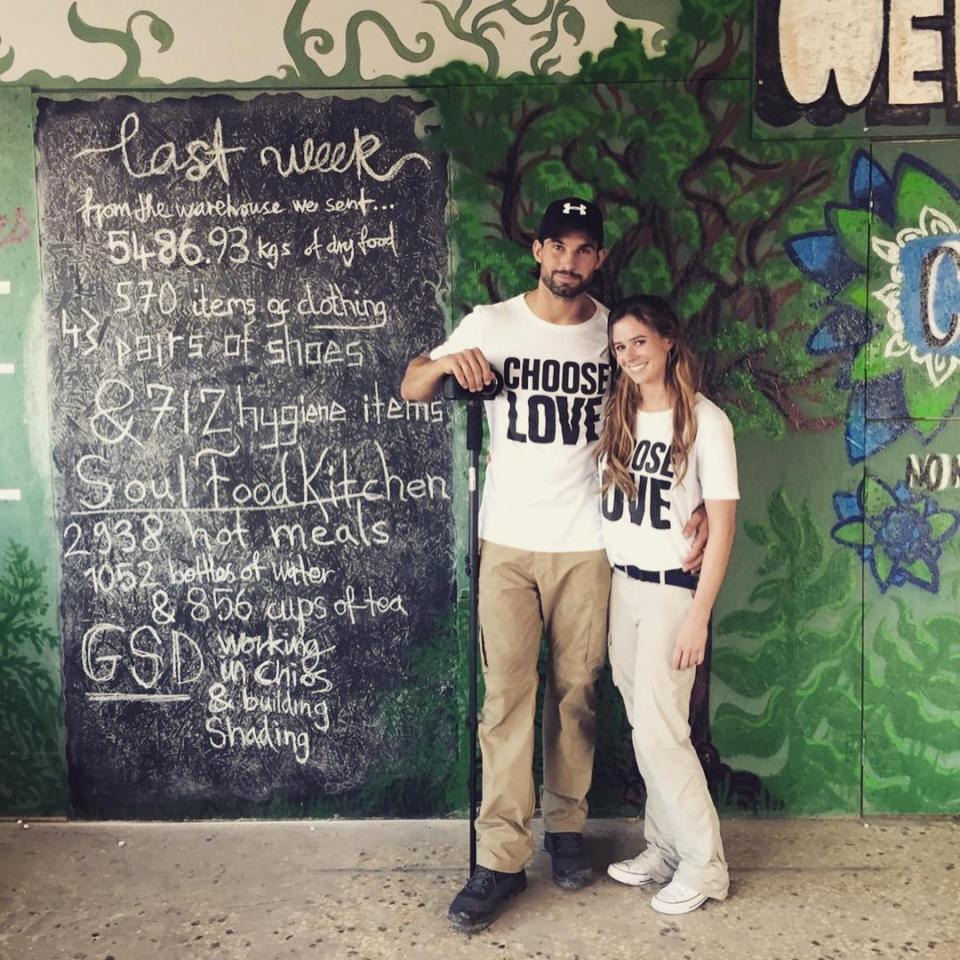  Camilla Thurlow and Jamie Jewitt proved their romance was still strong as they wore matching tops while helping at a homeless shelter in Greece