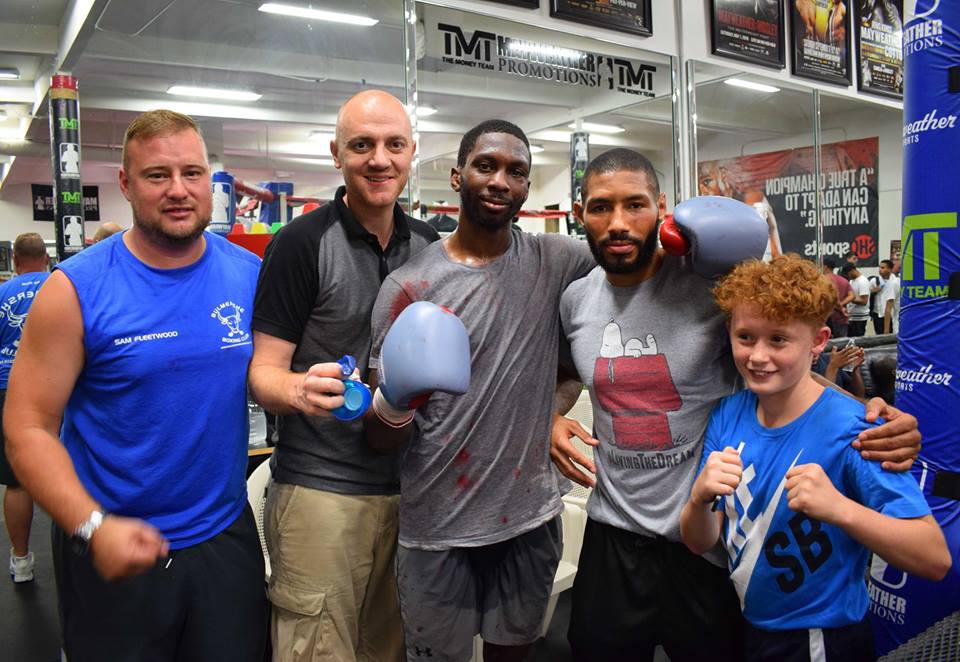  Asinia Byfield met up with fellow UK fighter Ashley Theophane who is a close friend of Floyd Mayweather