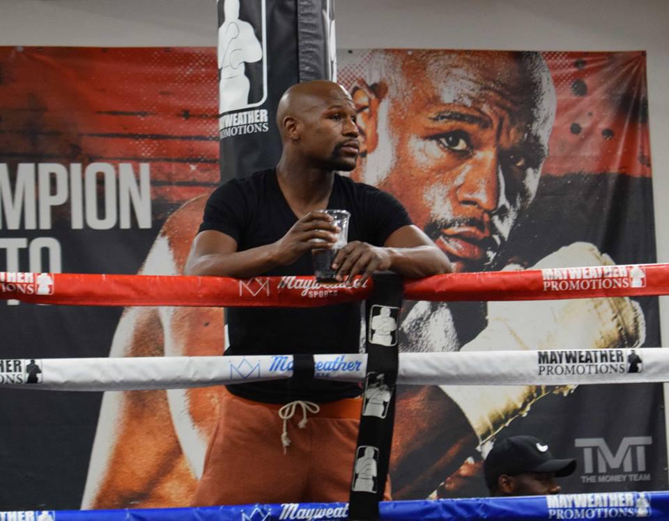  Floyd Mayweather was ringside for the sparring session as he prepares for his Conor McGregor fight