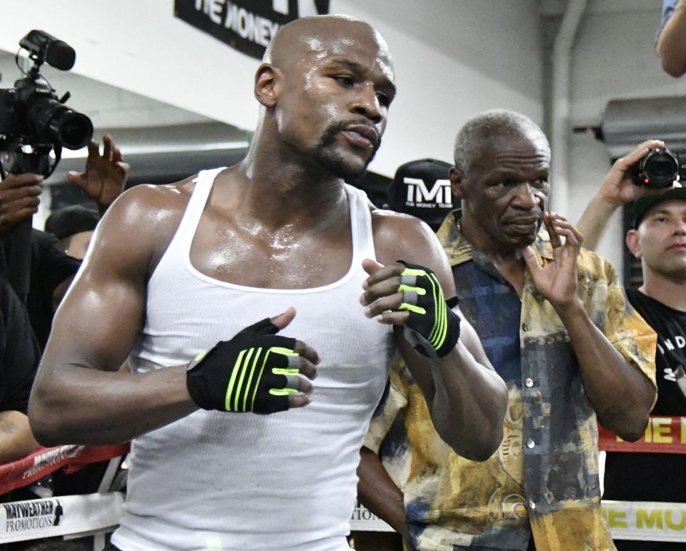  Floyd Mayweather is putting his undefeated boxing record on the line when he fights Conor McGregor