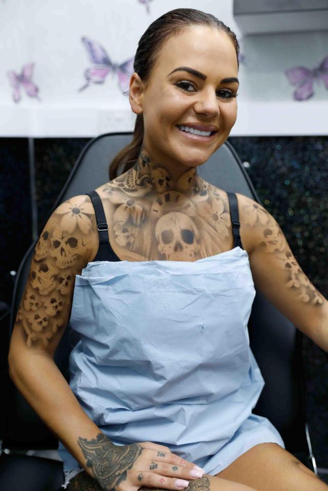  Chantelle Connelly has transformed her body with spray-on skull tattoos