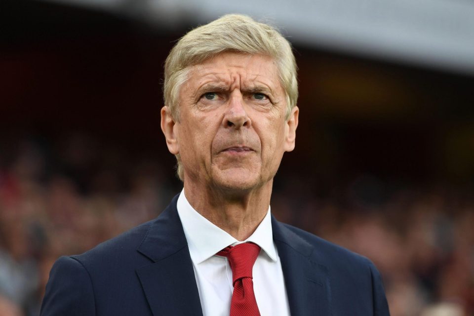  Arsenal chief Arsene Wenger was quick to dismiss the offer of £10m from Perez's former club