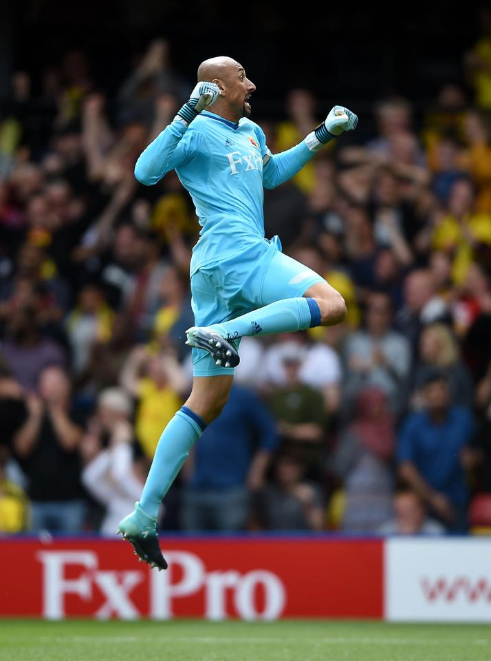  Heurelho Gomes celebrates Watford's late equaliser