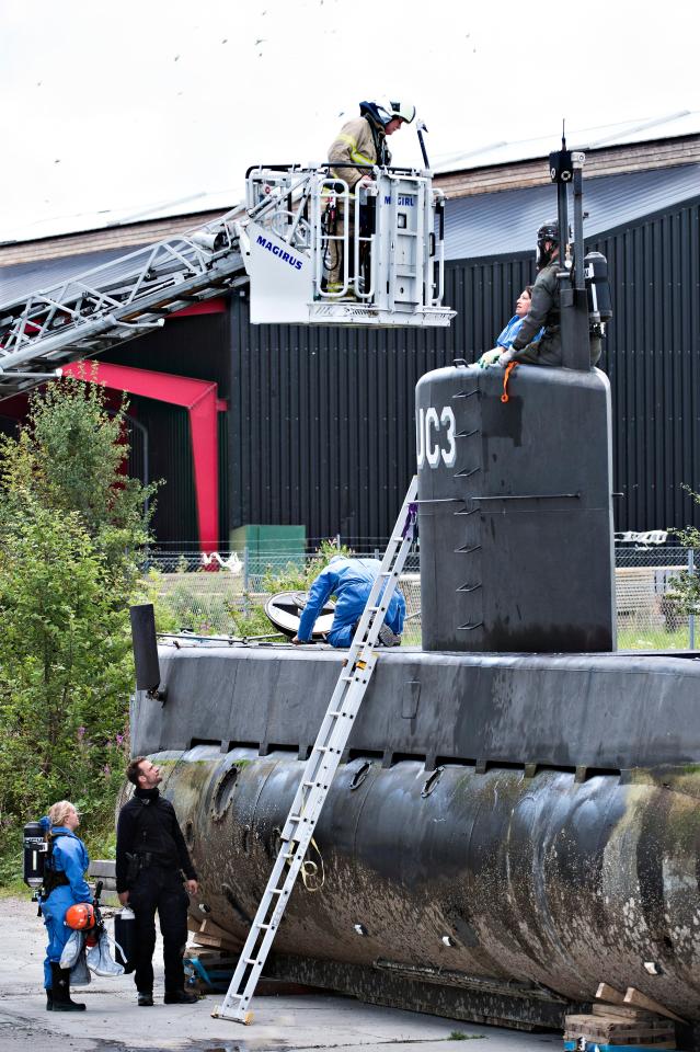  Danish police investigating the recovered submarine for Kim who was still missing at this point