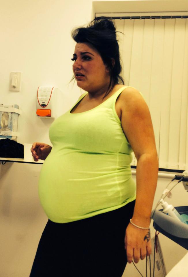  Cassy pictured pregnant, before her weight loss. She says she ballooned to 15 stone during her first pregnancy