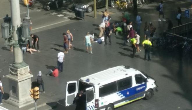  Aerial photos show injured people lying on the road in Las Ramblas