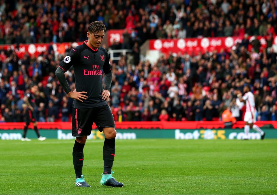  Arsenal midfielder Ozil has been accused of not working off the ball