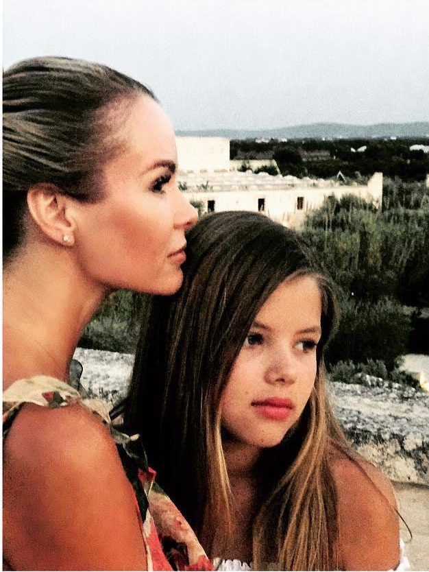 Amanda Holden has shared a sweet holiday pic with 11-year-old daughter Lexi