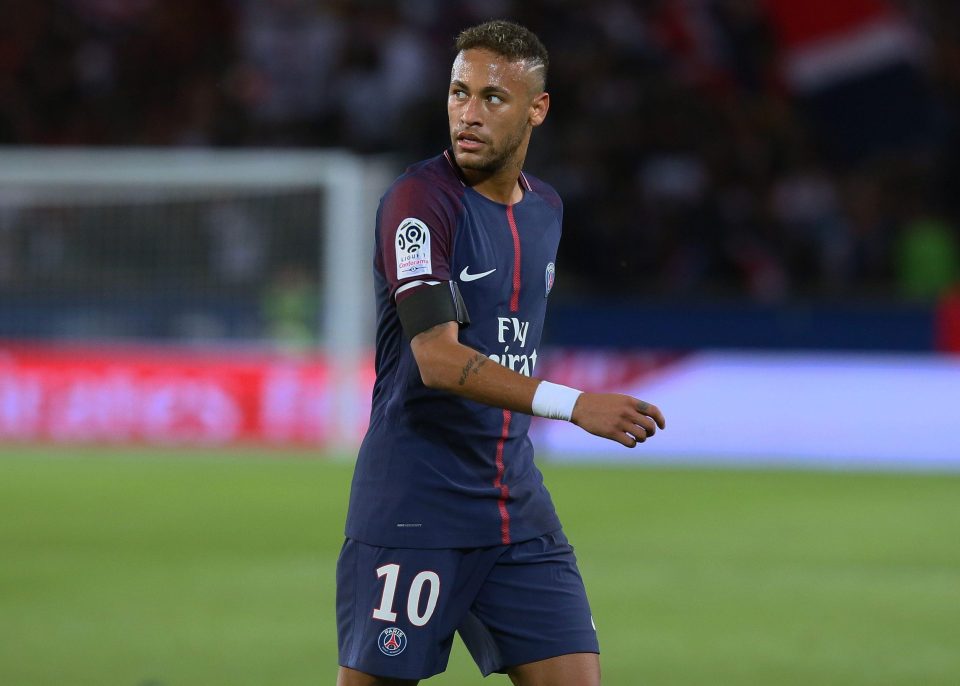  Neymar claims that certain Nou Camp directors 'should not be there'