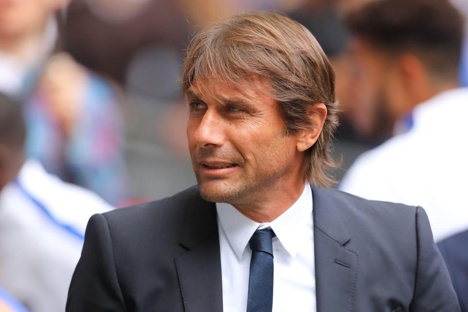  Antonio Conte is trying to boost his Chelsea side's firepower