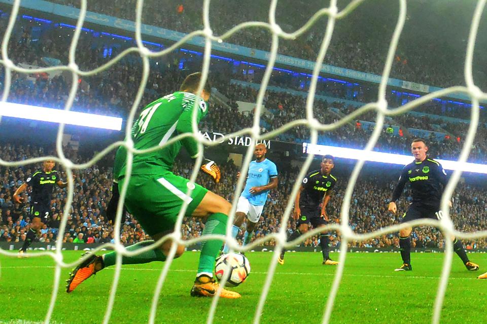  Wayne Rooney netted the first goal of the game against Man City