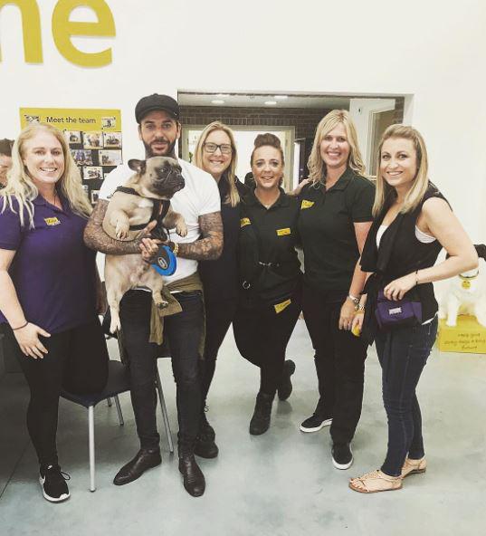  Pete Wicks, his dog Eric with the Dogs Trust team in Basildon