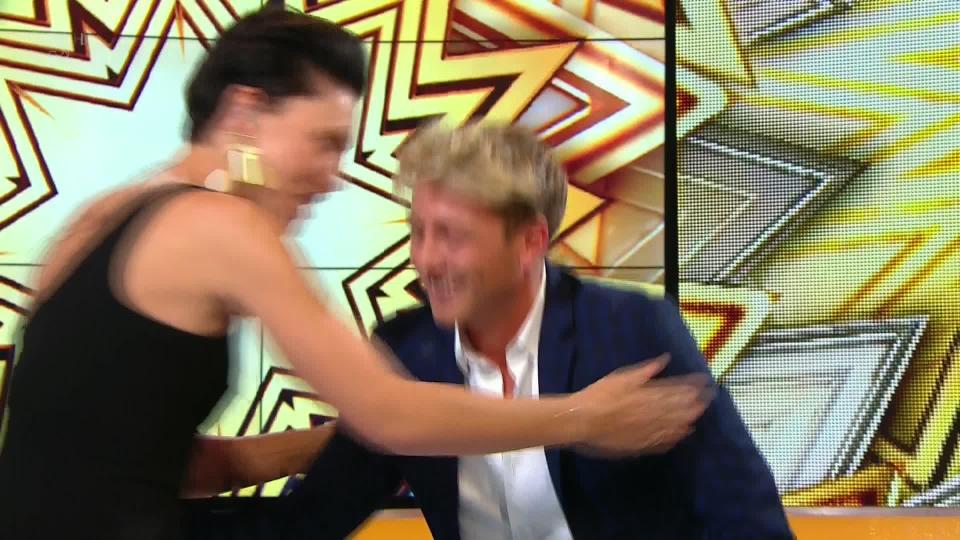  Emma Willis grilled Sam about his romance