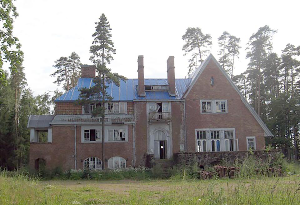  The Sellgren villa before it was renovated