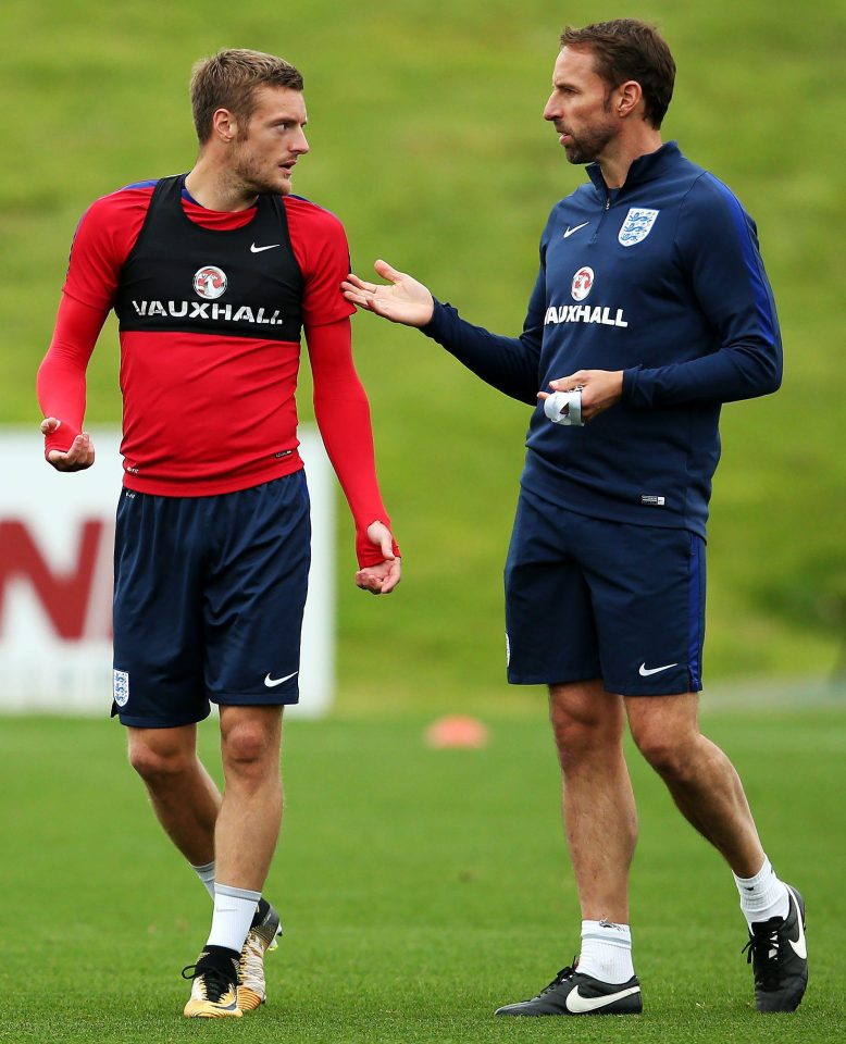  England manager Gareth Southgate chats to striker Jamie Vardy ahead of qualifiers with Malta and Slovakia