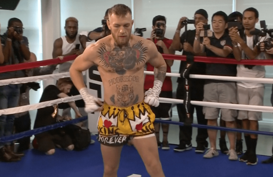  Conor McGregor maintains confident he has the boxing ability to beat Floyd Mayweather and shock the world