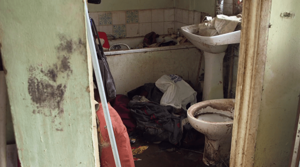  The toilet had been leaking for years, leaving the floor sopping wet and covered in foul-smelling mud