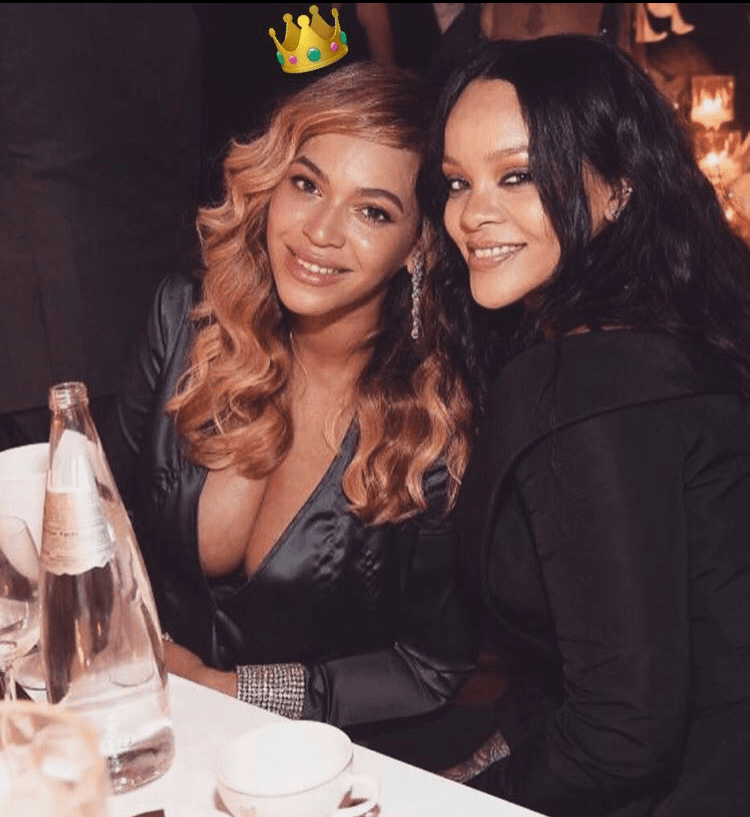  Rihanna 'crowned' singer Beyonce in a new Instagram post