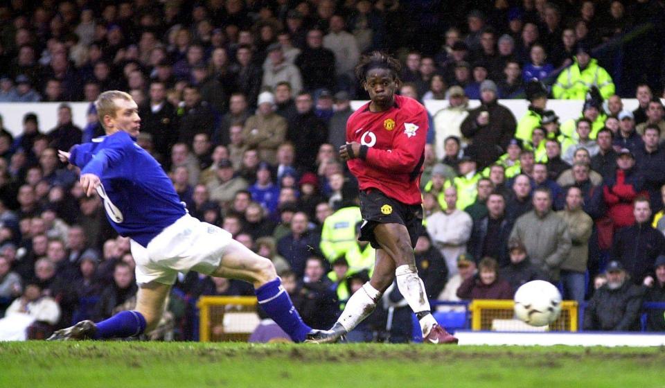  Louis Saha scored twice in second Manchester United match — against Everton