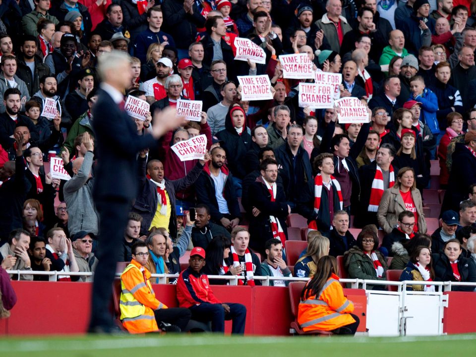  Arsene Wenger feels the players are impacted by the fans and their negativity