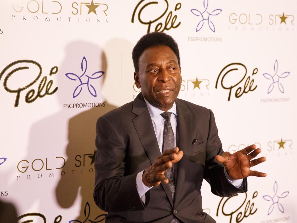  Pele says that Neymar can now show that everyone that he can be the planet's best player