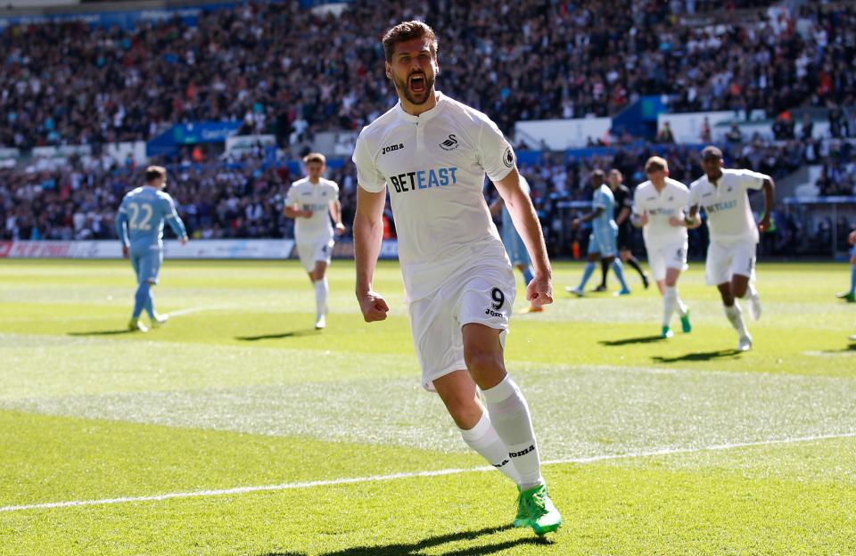  Fernando Llorente netted 15 times in 33 games for Swansea last season