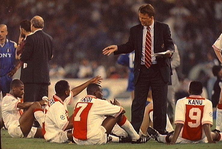  Louis van Gaal with Ajax players during 1996 Champions League final