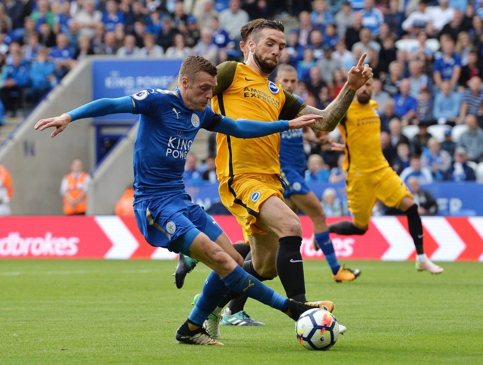  Jamie Vardy will hope to be on fire when he faces the champs for 2015-16 title winners Leicester