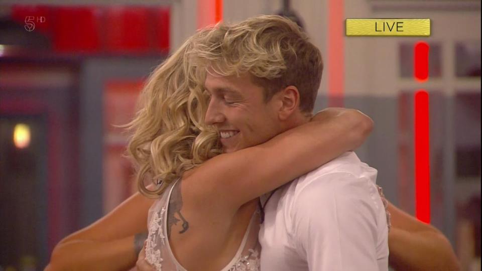  Sam and Sarah sharing a hug during the finale, which Sarah won with 35 per cent of the vote