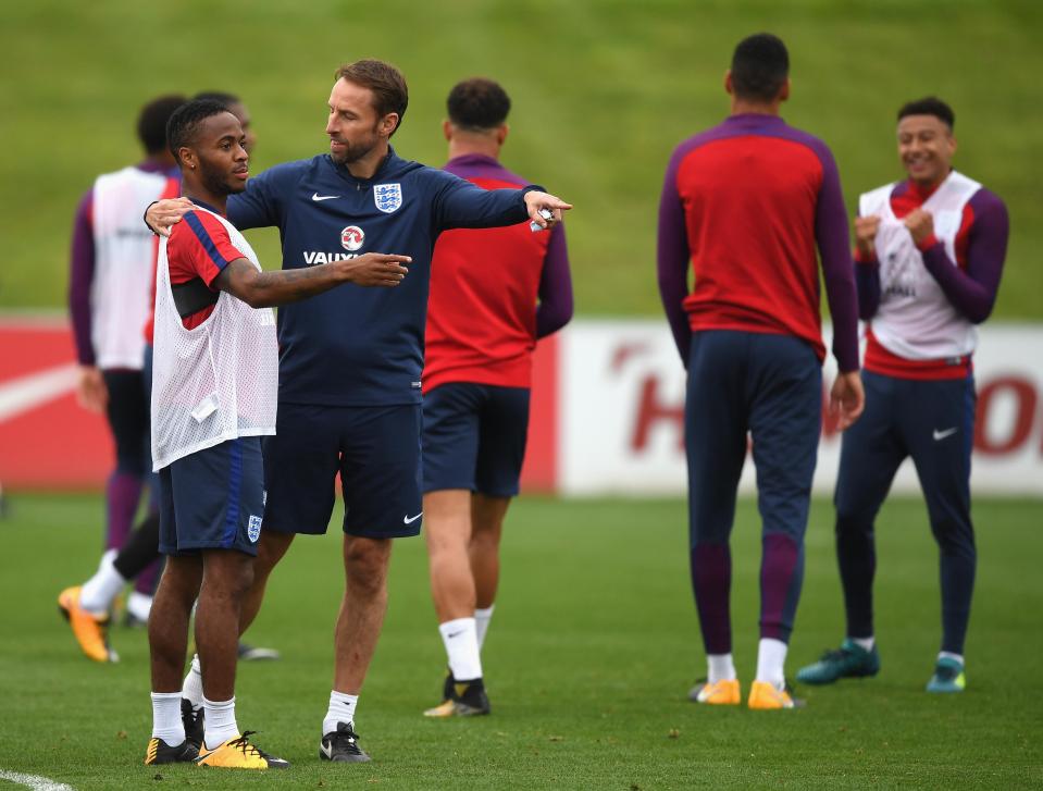  Wayne Rooney says it is time for the younger England players to show what they can do