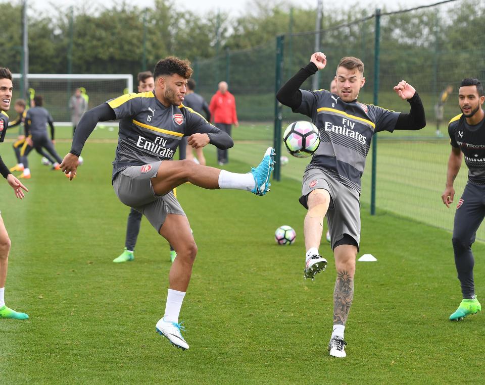  Alex Oxlade-Chamberlain and Aaron Ramsey were pals at Arsenal