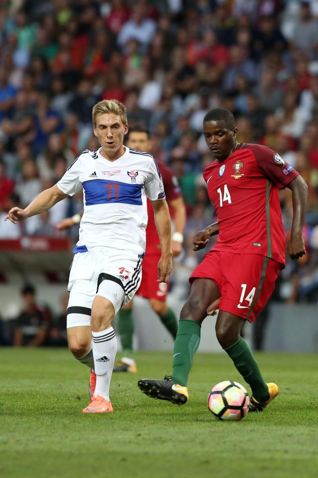  William Carvalho in action for Portugal last week after his move to West Ham fell through