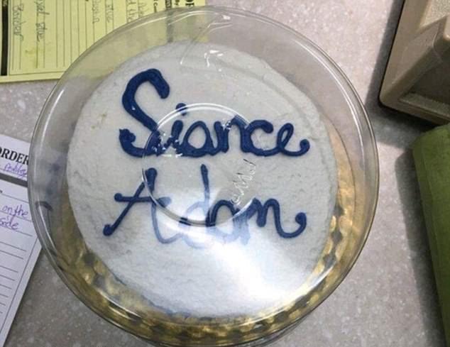  Sometimes even the professionals get it wrong. This customer ordered a cake shaped like a science atom...and got this!