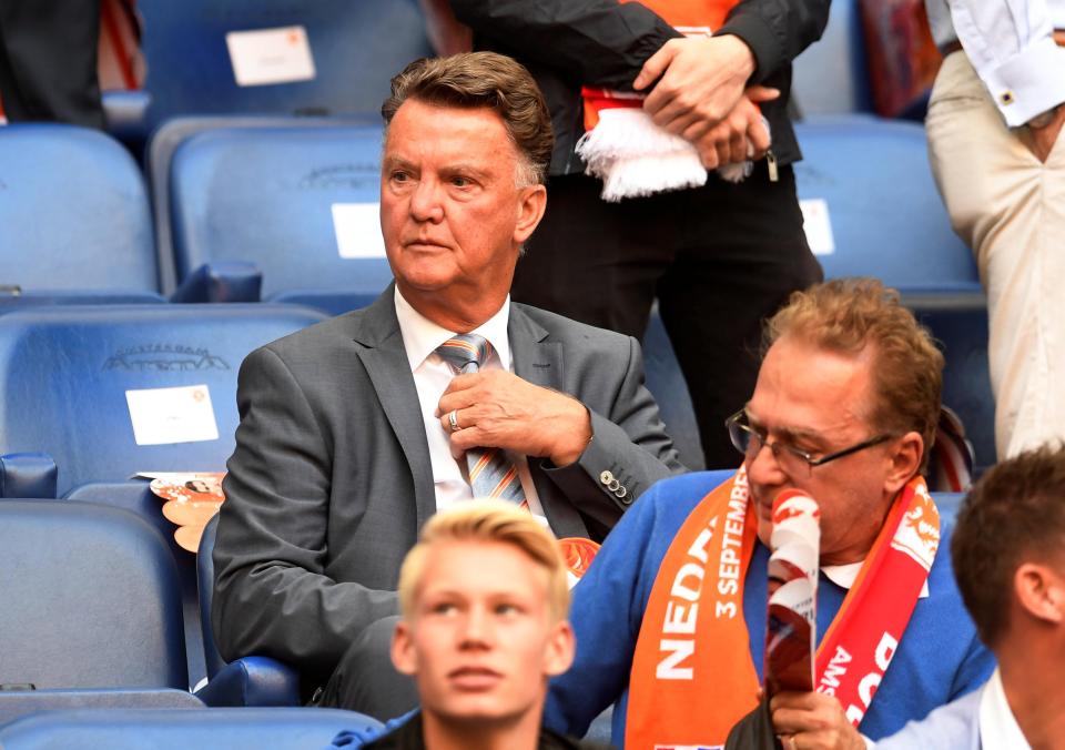  Louis van Gaal has lashed out at the Manchester United board over 2016 sacking