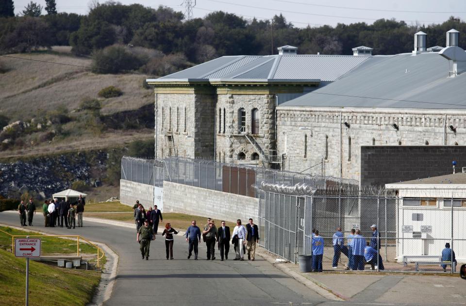  Lawmakers tour the notorious Folsom complex in 2007